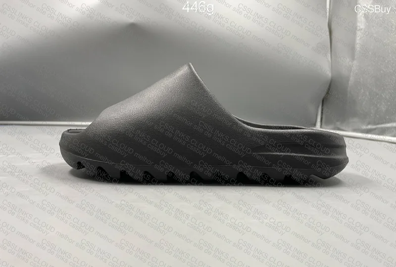 Yeezy Slide Onyx 3