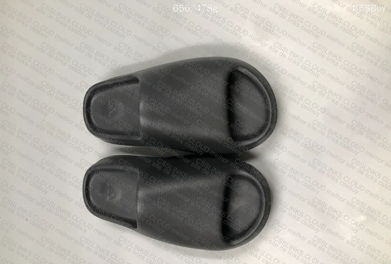 YEEZY SLIDE ONYX 6