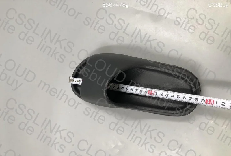 Yeezy Slide onyx 11