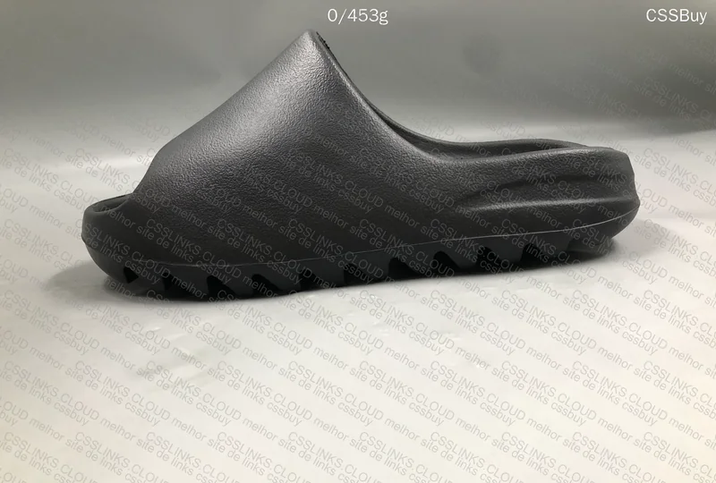 Yeezy Slide Onyx 4