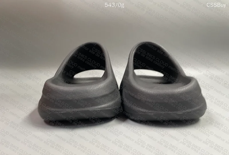 Yeezy Slide Onyx 4