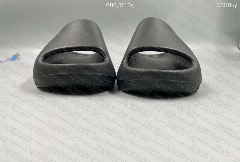 Yeezy Slide - Onyx 2
