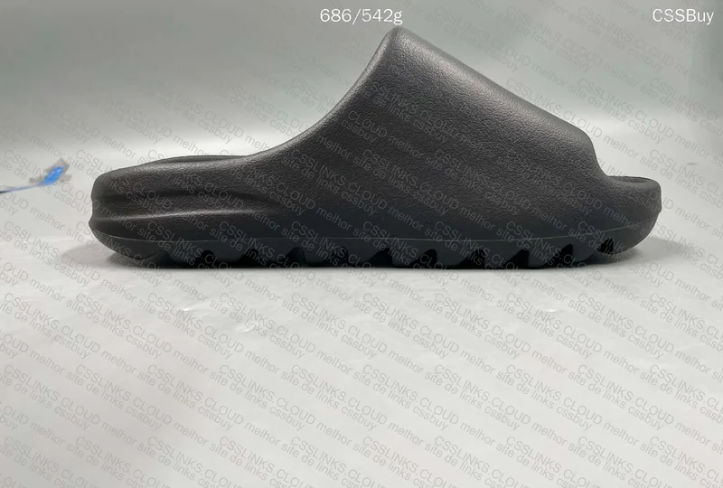 Yeezy Slide - Onyx 3