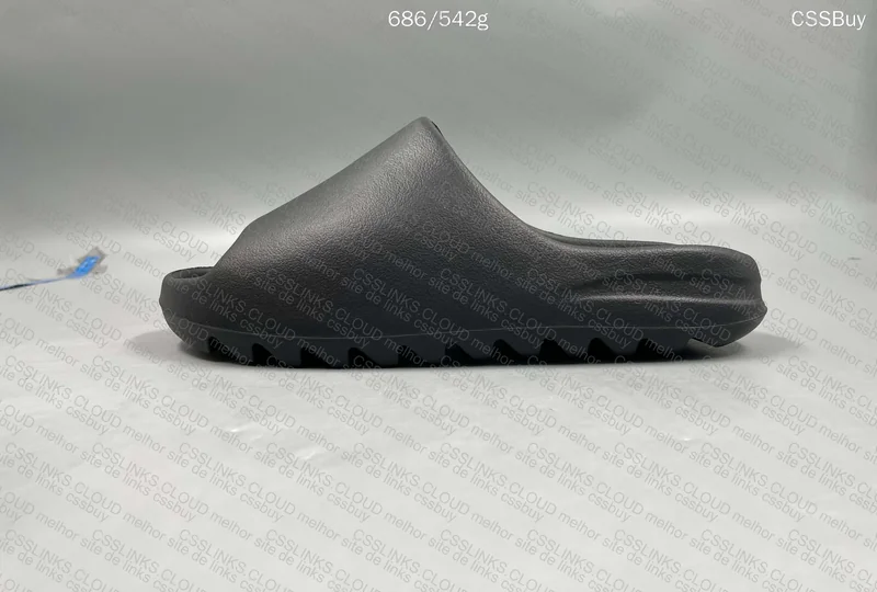 Yeezy Slide - Onyx 7