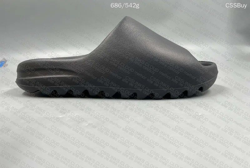 Yeezy Slide - Onyx 8