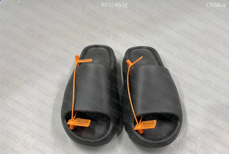 Yeezy Slide Onyx 3