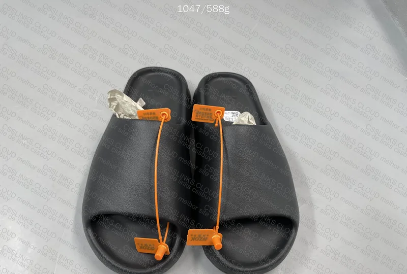 YEEZY SLIDE ONYX