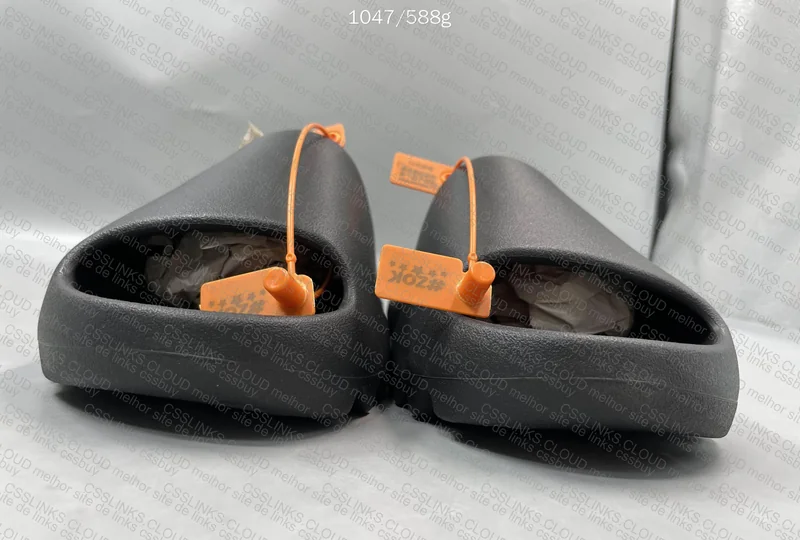 YEEZY SLIDE ONYX 2
