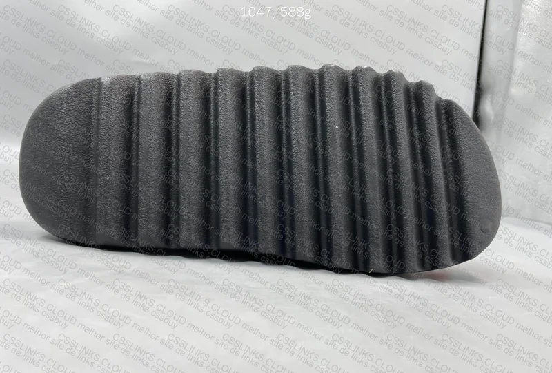 YEEZY SLIDE ONYX 5