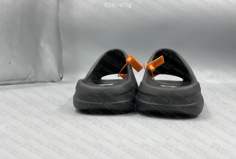 YEEZY SLIDE ONYX 3