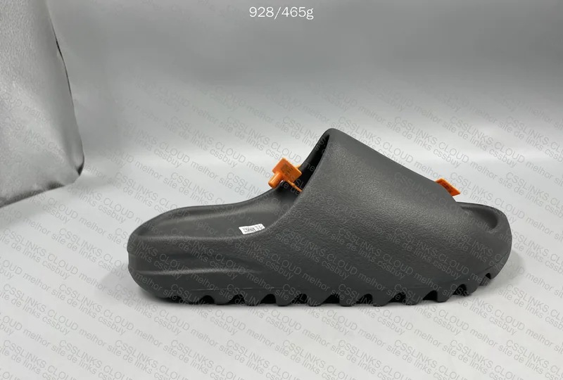 YEEZY SLIDE ONYX 5