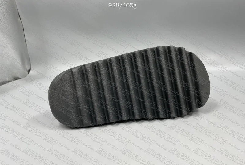 YEEZY SLIDE ONYX 6