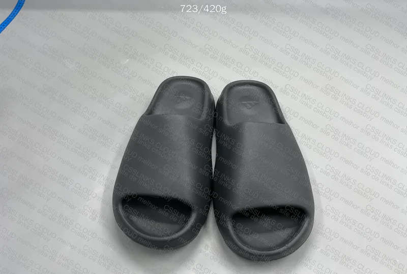Yeezy Slide Onyx