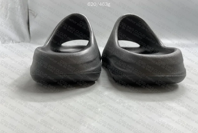 Yeezy Slide onyx 3