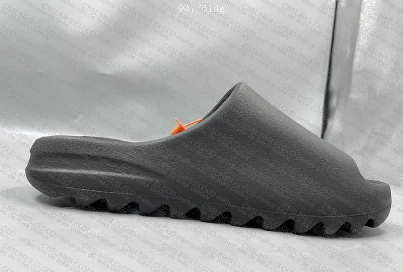 Yeezy Slide - Onyx 4