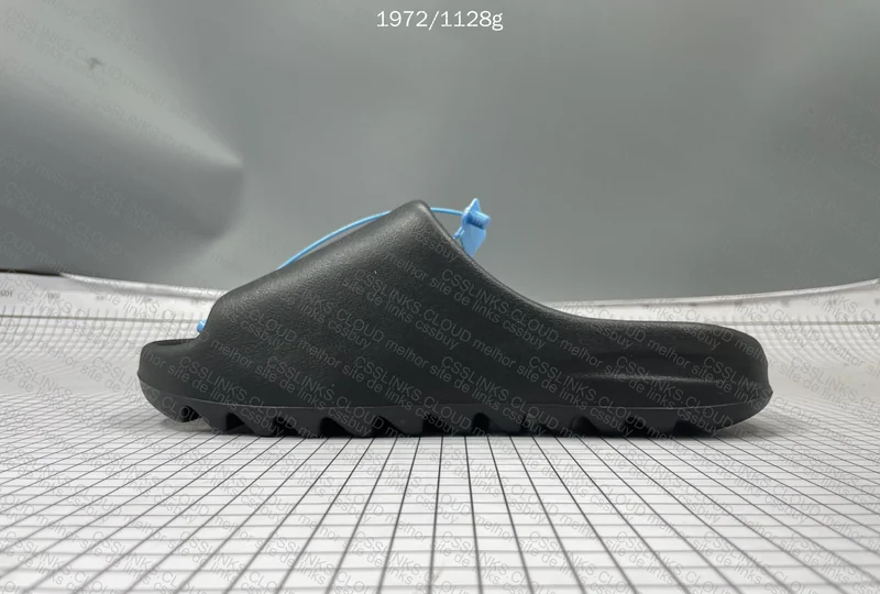yeezy slide onyx 8