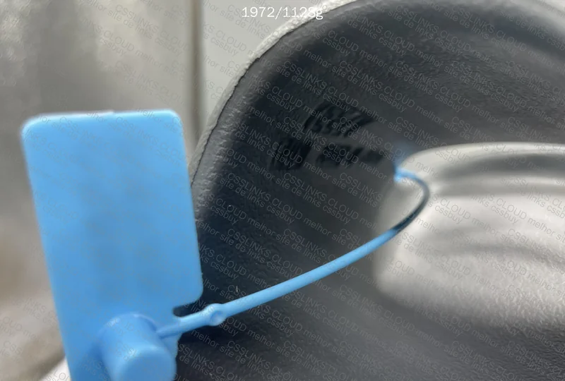 yeezy slide onyx 9