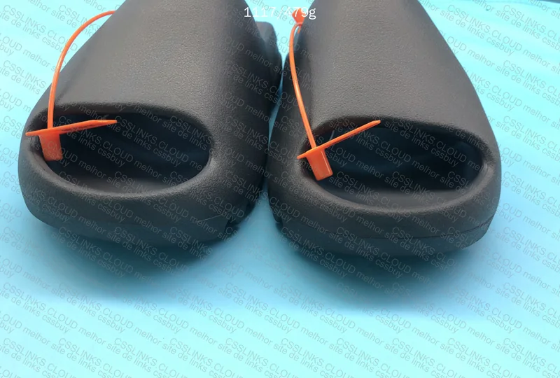 YEEZY SLIDE ONYX 3
