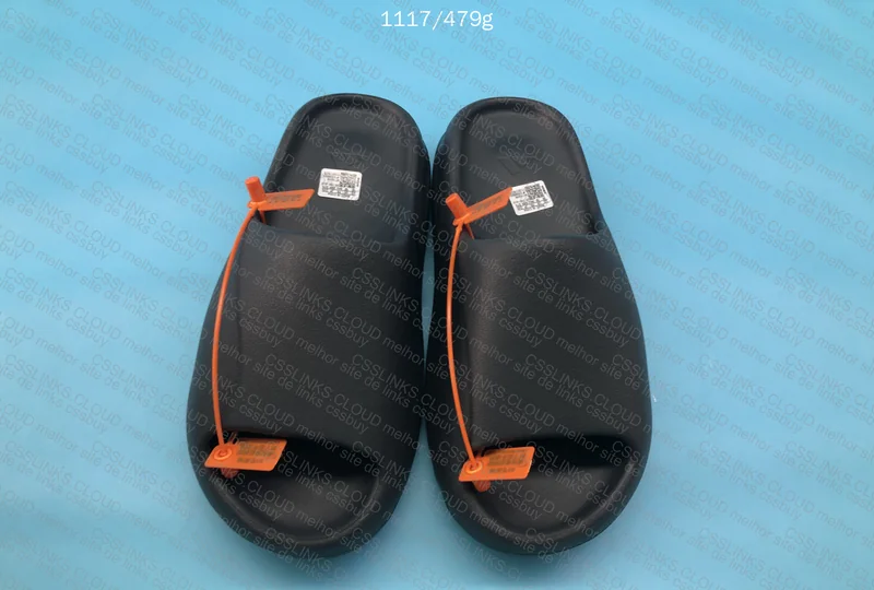 YEEZY SLIDE ONYX 4
