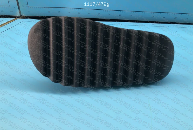 YEEZY SLIDE ONYX 6