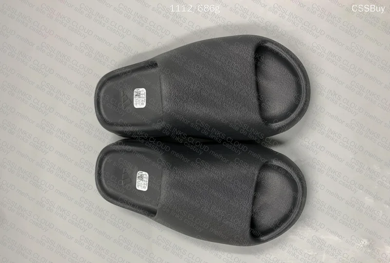 Yeezy Slide Onyx batch GY/DW