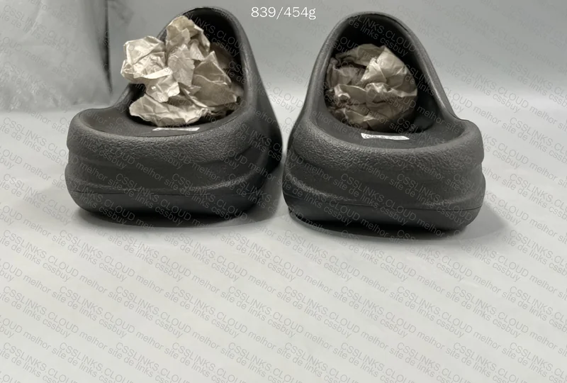 Yeezy Slide Onyx Black (HQ6448) 3