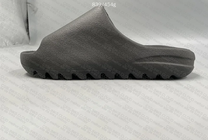 Yeezy Slide Onyx Black (HQ6448) 6