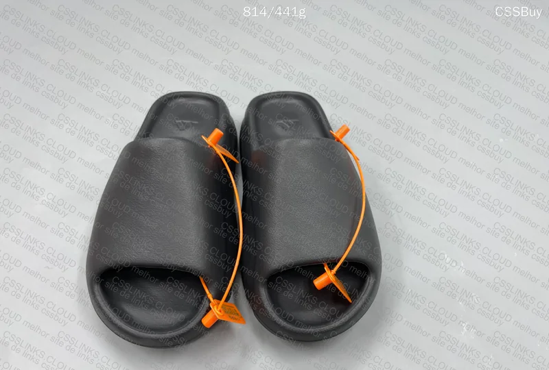 Yeezy Slide Onyx - GL? 3