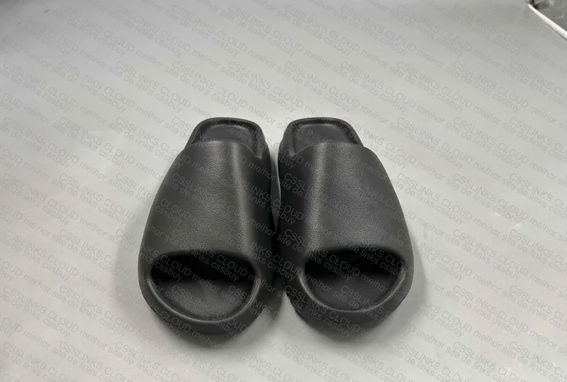 Yeezy Slide Onyx LW B 2