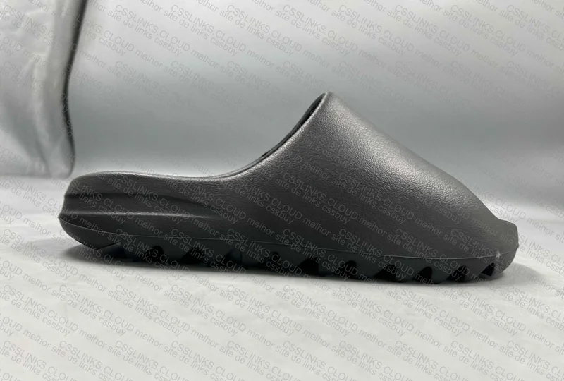Yeezy Slide Onyx LW B 4