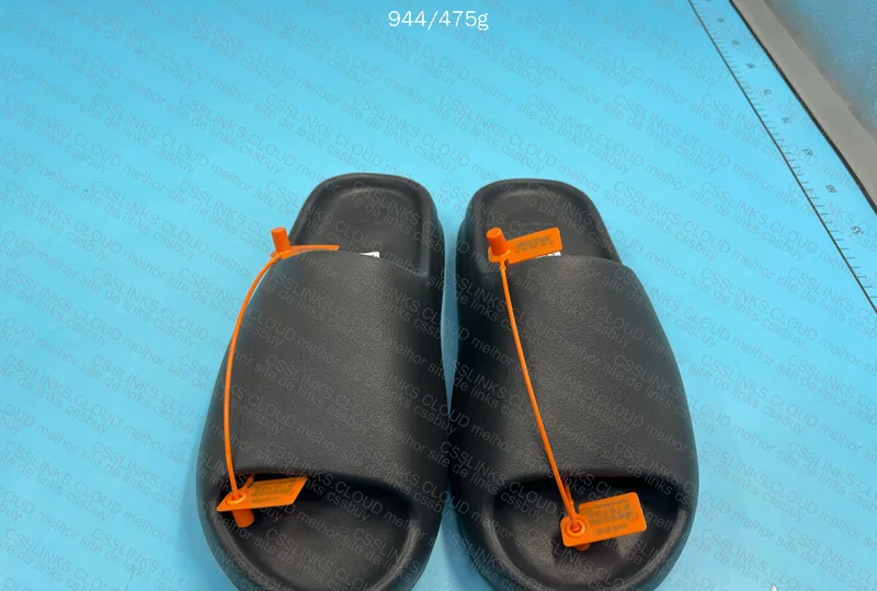 Yeezy Slide Onyx (OPINEM PORFAVOR RAPAZIADA)