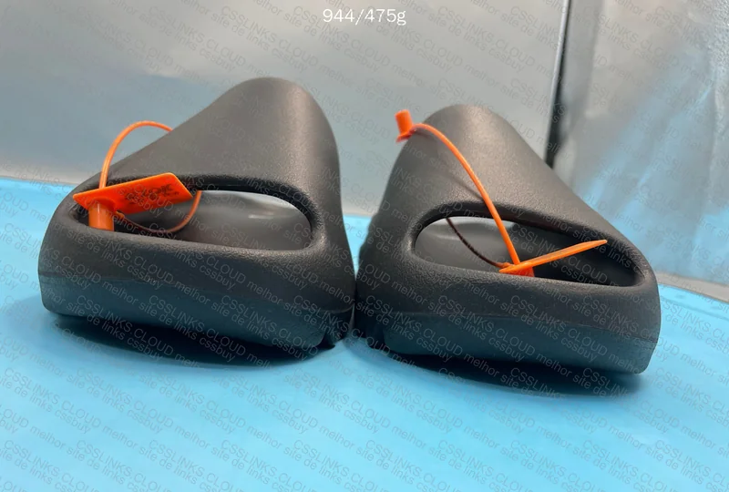 Yeezy Slide Onyx (OPINEM PORFAVOR RAPAZIADA) 2