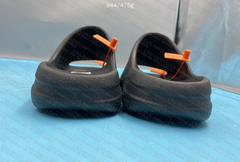 Yeezy Slide Onyx (OPINEM PORFAVOR RAPAZIADA) 3
