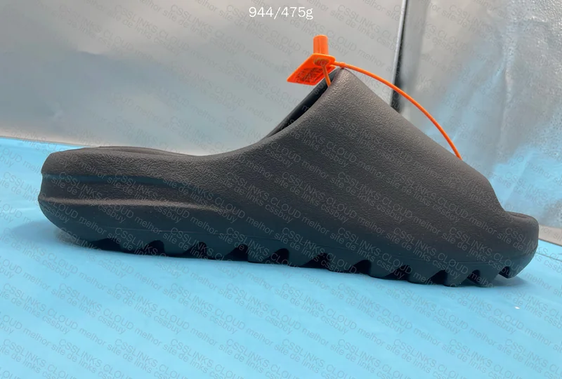 Yeezy Slide Onyx (OPINEM PORFAVOR RAPAZIADA) 4