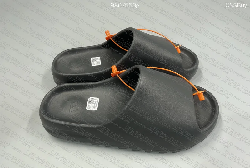 Yeezy Slide Onyx ZOK 4