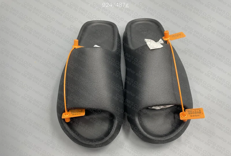 Yeezy Slide Onyx ZOK 2