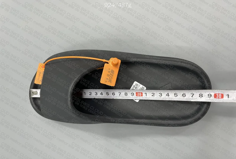 Yeezy Slide Onyx ZOK 7