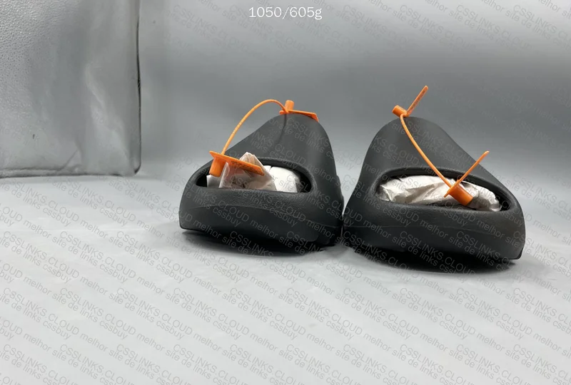 Yeezy Slide Onyx ZOK 2