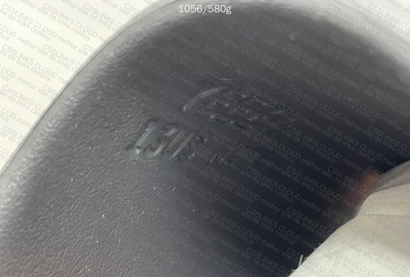Yeezy Slide Onyx ZOK 6