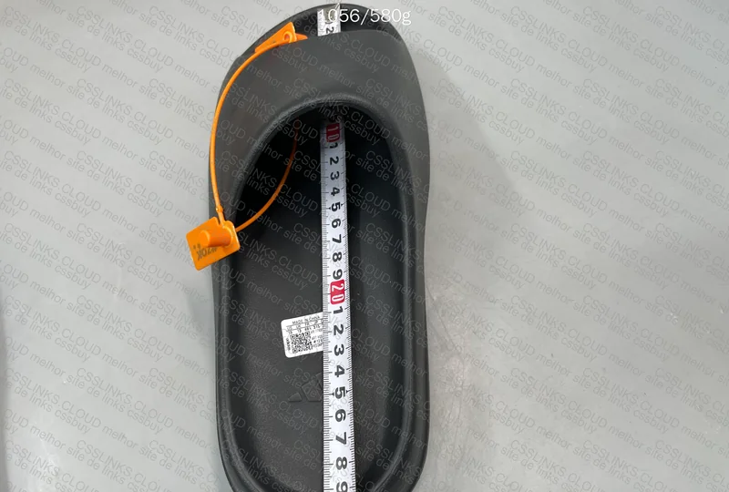 Yeezy Slide Onyx ZOK 7