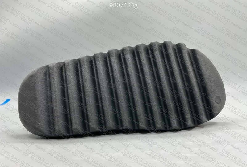 Yeezy Slide Onyx - ZOK 10