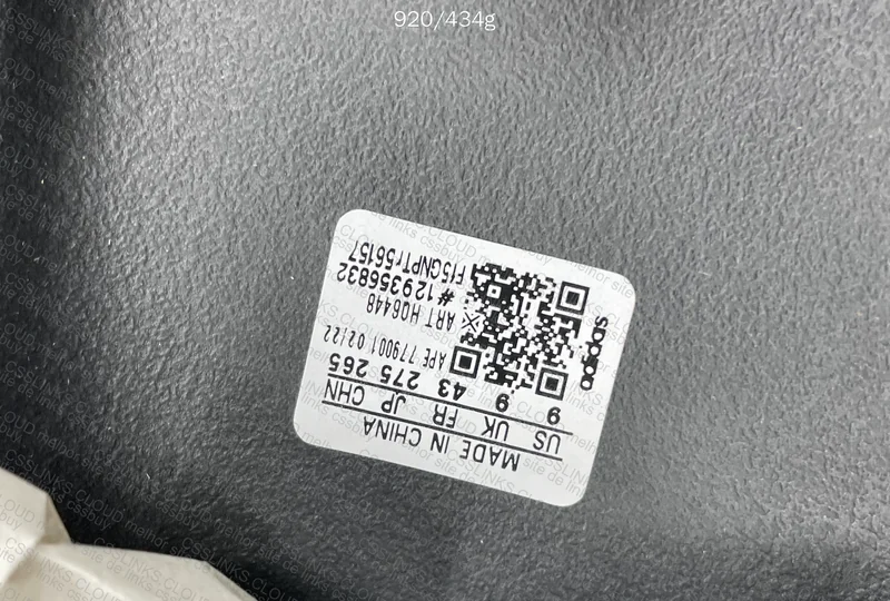 Yeezy Slide Onyx - ZOK 2