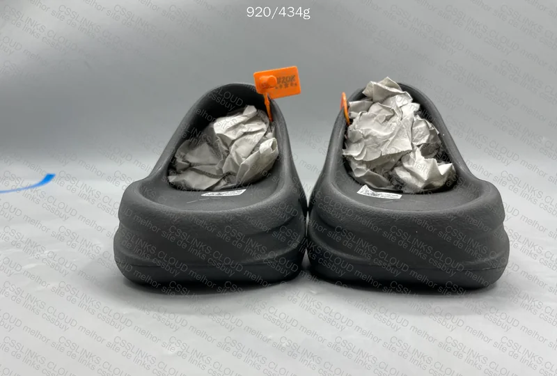 Yeezy Slide Onyx - ZOK 3