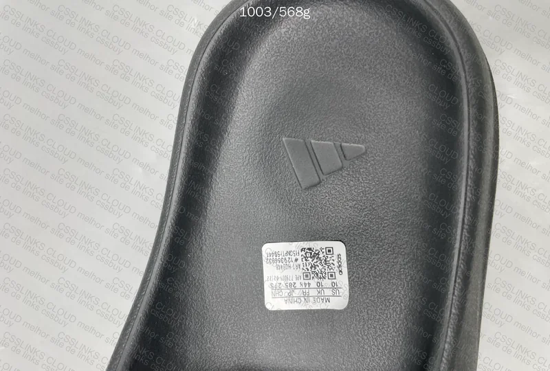 Yeezy Slide Onyx Zok 6