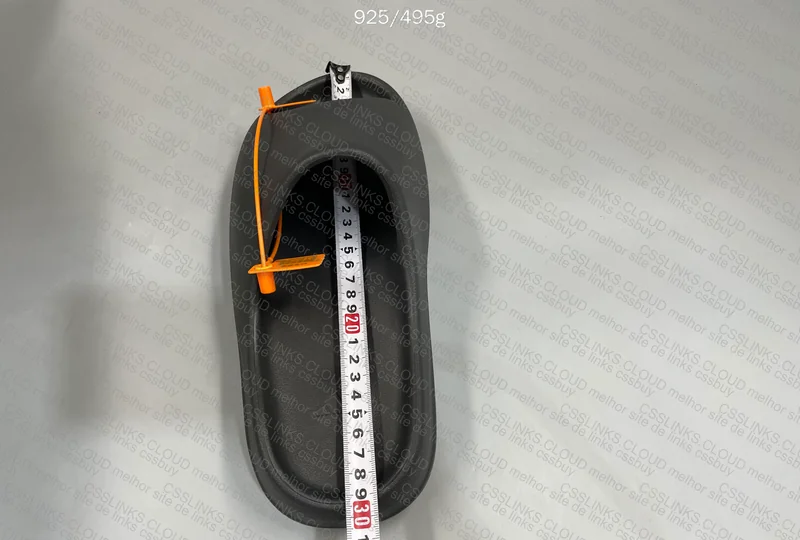 Yeezy Slide Onyx ZOK - With Measurements 5