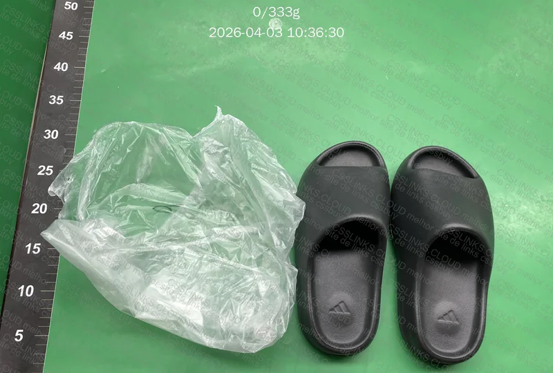 Yeezy Slide pra Patroa