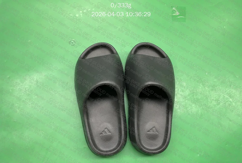 Yeezy Slide pra Patroa 3