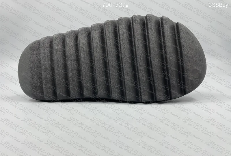 Yeezy Slide Black 3