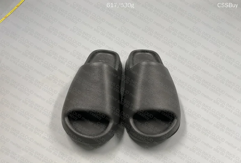 Yeezy Slide Black 3