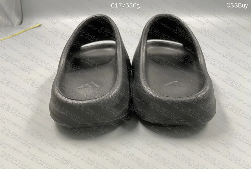 Yeezy Slide Black 4